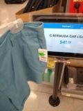 $41.01 – Walmart – Bermuda de gabardina tono liso con el 85% de descuento…