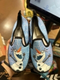 $20.01 – Walmart – Zapatos infantiles tipo Buzo Anfibio marca Disney Frozen con el 90% de descuento…